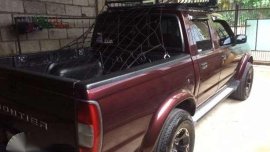Nissan Frontier AT 4x4