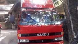 Isuzu Elf Closevan NPR