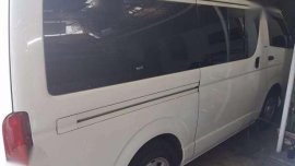 Toyota Hi ace van commuter
