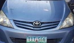 2012 Toyota Innova E manual blue