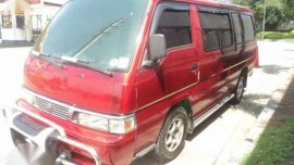 Nissn Uvan Escapade 2004