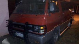 Mitsubishi L300 Van