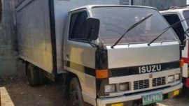 Isuzu Elf Aluminum Close van 14ft 6 Wheeler 