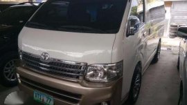 2013 Toyota Super Grandia AT White 