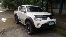 Mitsubishi Strada 2009 for sale