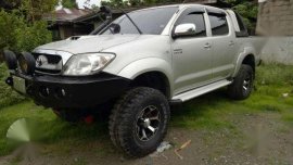 Toyota Hilux G 4x4 2010 MT Silver 