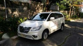 Toyota Innova V - 2015 Pearlwhite
