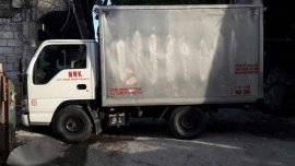 Isuzu Elf 4JG2 White MT For Sale