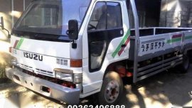 isuzu elf 16 feet wide 4be1 and 14 feet elf 2.5 toner boom truck