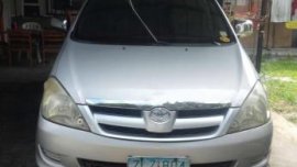 Toyota Innova E