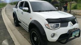 2008 Mitsubishi Strada 4x4 White MT