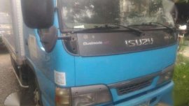 2011 isuzu elf 10ft closevan