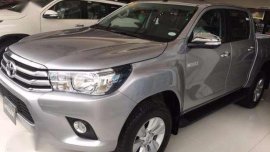 NEW TOYOTA HILUX 4X2 E M/T 2017