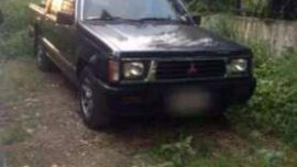 Mitsubishi l200 registered till 2018 march.aircon good mags and tire