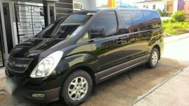 2011 Hyundai Grand Starex gold