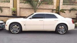 2007 Chrysler 300C white fresh 22in rims