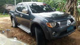 Mitsubishi Strada 2008 manual 4x2 599k. Rush