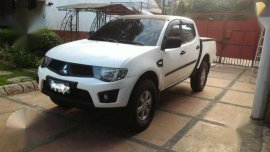 2010 Mitsubishi Strada White MT 