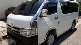 Toyota Hiace Commuter 2013 MT White 