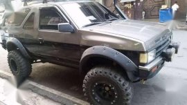 Nissan Pathfinder 4x4 Pick Up AT Silver