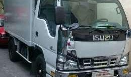 Isuzu Elf Ref Van 2017 Silver MT For Sale
