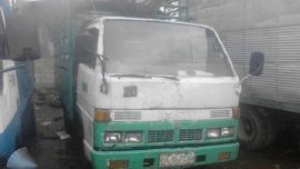 Isuzu elf truck 10 ft