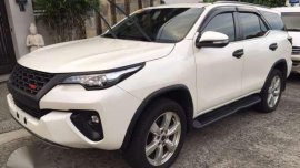 Toyota Fortuner V 2016 4x4 White For Sale