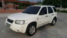 2005 Ford Ecape XLT 4x4 White AT 