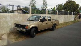 Nissan Frontier Pickup 1994 Golden MT 