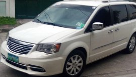 2012 Chrysler town and cou ...