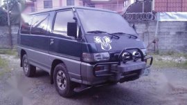Mitsubishi DELICA 4x4 Turbo Diesel Blue 