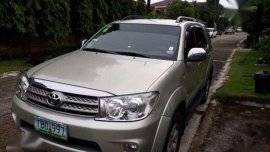 2011 Toyota Fortuner G AT Diesel Silver 