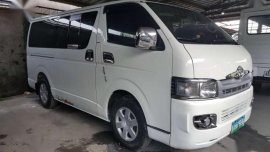 2010 model Toyota Hiace Commuter MT D4D 2008 2009 2011