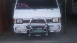 Mitsubishi L300 versa van
