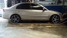 Honda Civic Dimension Vtec 2004 Silver AT 