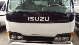 Isuzu closed van( local)