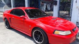 Ford mustang 2000