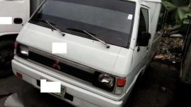 mitsubishi L300 FB van isuzu close van