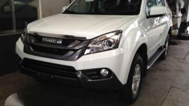 Pearl white Isuzu mu-X for sale 