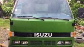 Isuzu elf 10ft aluminum van