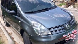 Nissan Grand Livina 2011 MT Gray For Sale
