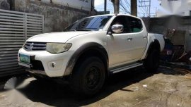 2010 Mitsubishi Strada 3.2L 4X4 AT White 