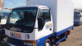 Closed Van Isuzu 4W