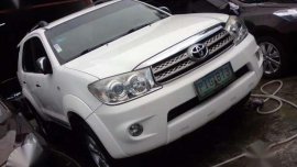Fortuner White Manual 2.5 G 4X2 For 735K ONLY