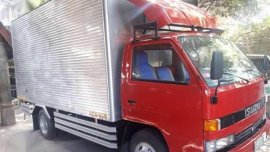 Isuzu Elf Closevan NPR