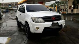 Toyota Fortuner G 2007 AT White For Sale