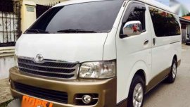 Toyota Hiace Super Grandia 2010 White AT 
