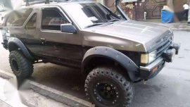 Nissan Pathfinder 4x4 AT Silver For Sale