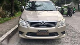 Toyota innova E 2012