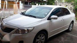 Toyota Corolla Altis 2013 White MT For Sale